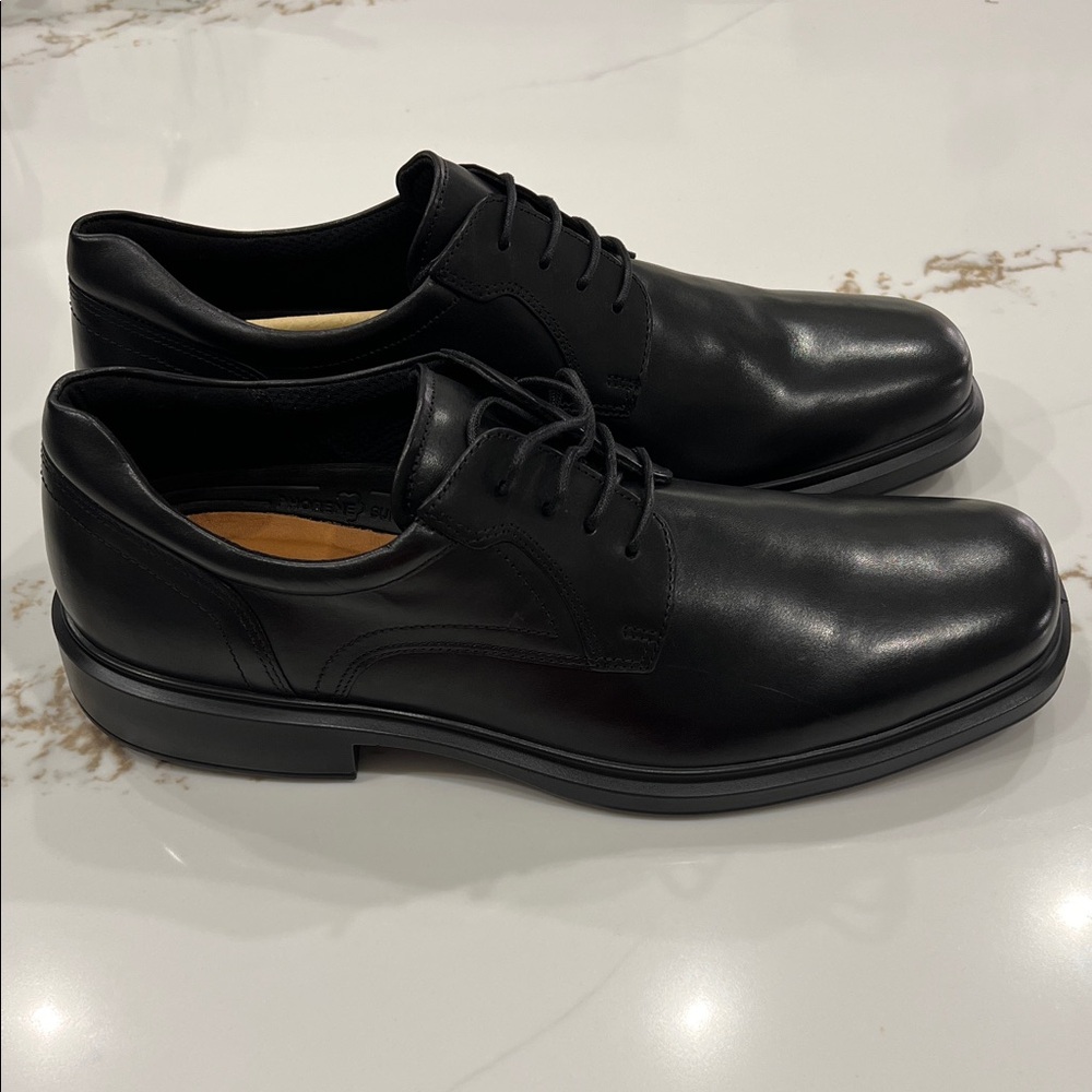 Ecco Men's Black Leather Oxfords - Picture 2 of 5